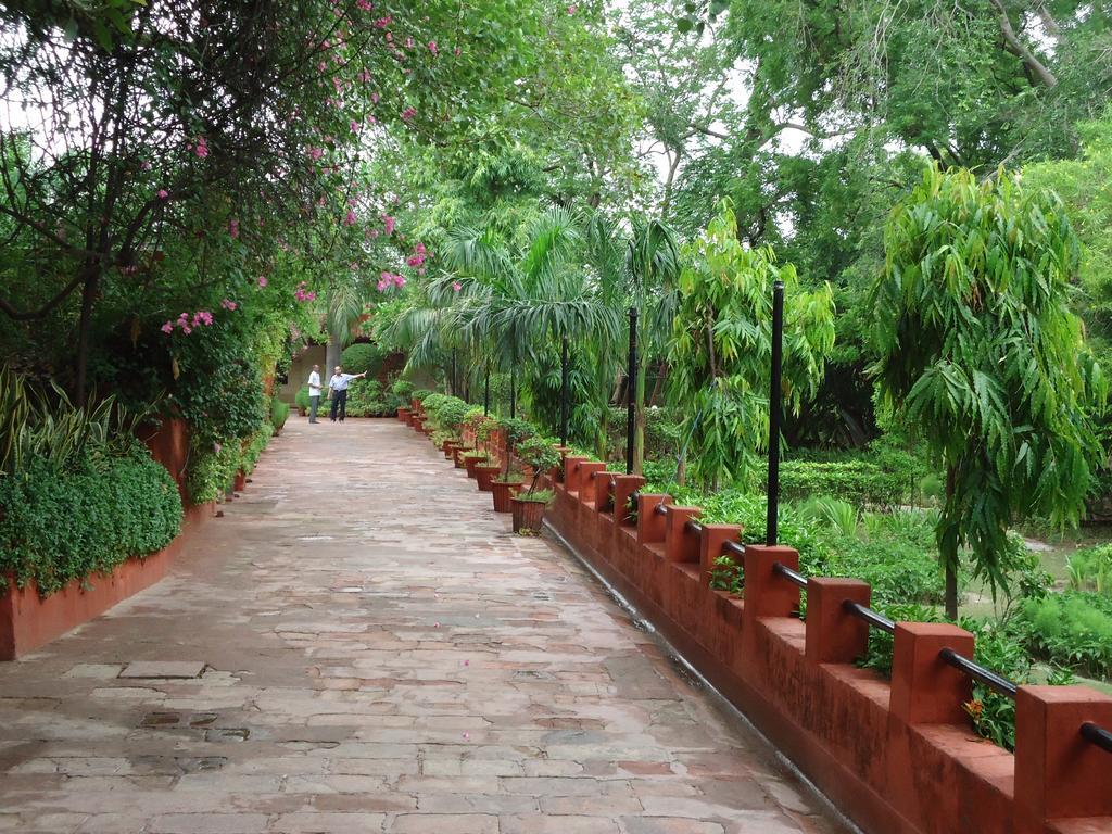 Hotel Sheela, 100M From Taj Mahal Agra  Exterior foto