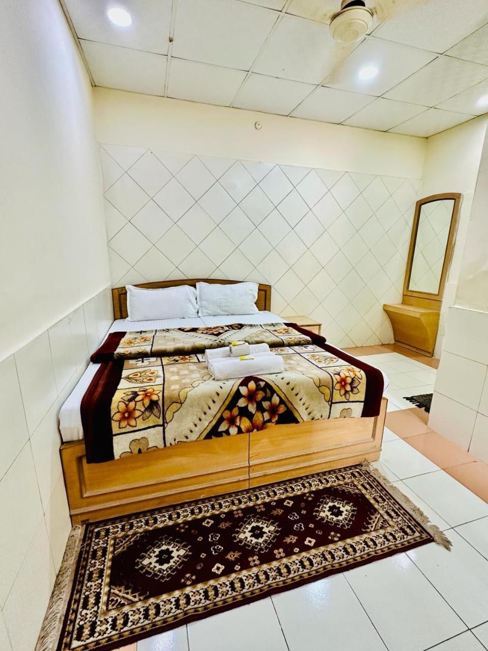 Hotel Sheela, 100M From Taj Mahal Agra  Exterior foto