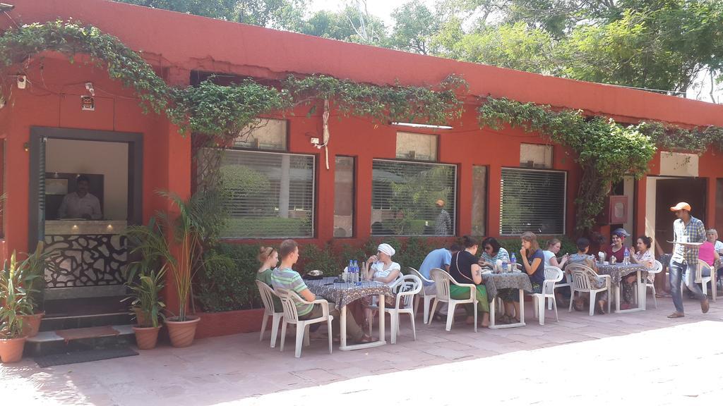 Hotel Sheela, 100M From Taj Mahal Agra  Exterior foto