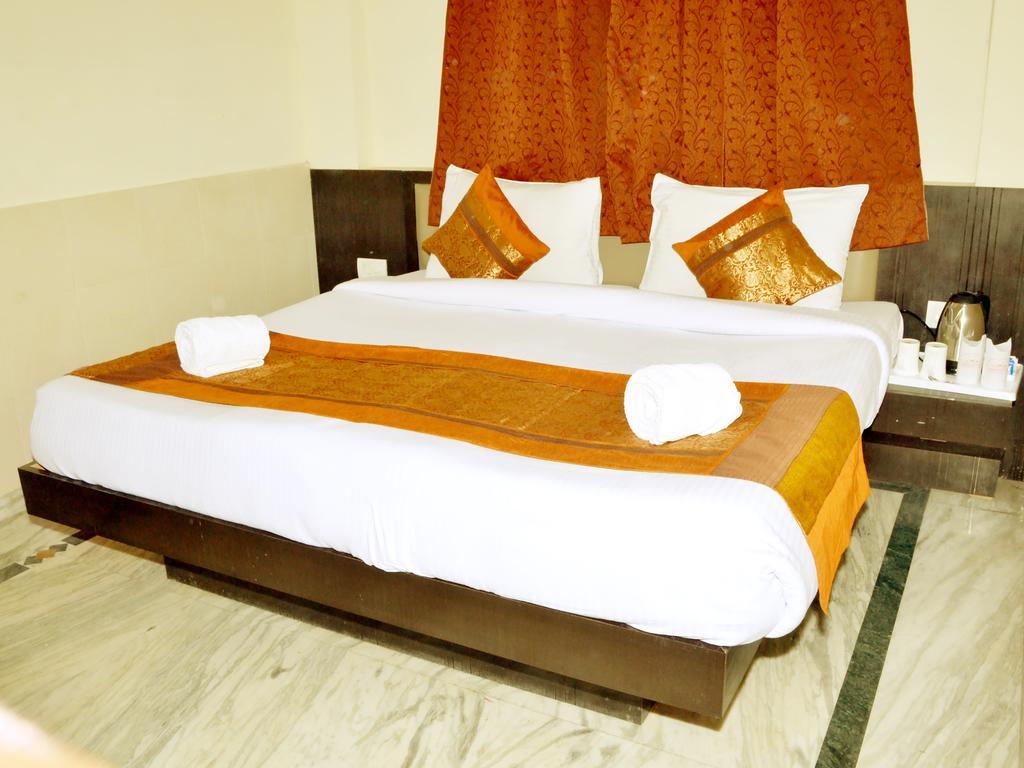 Hotel Sheela, 100M From Taj Mahal Agra  Exterior foto