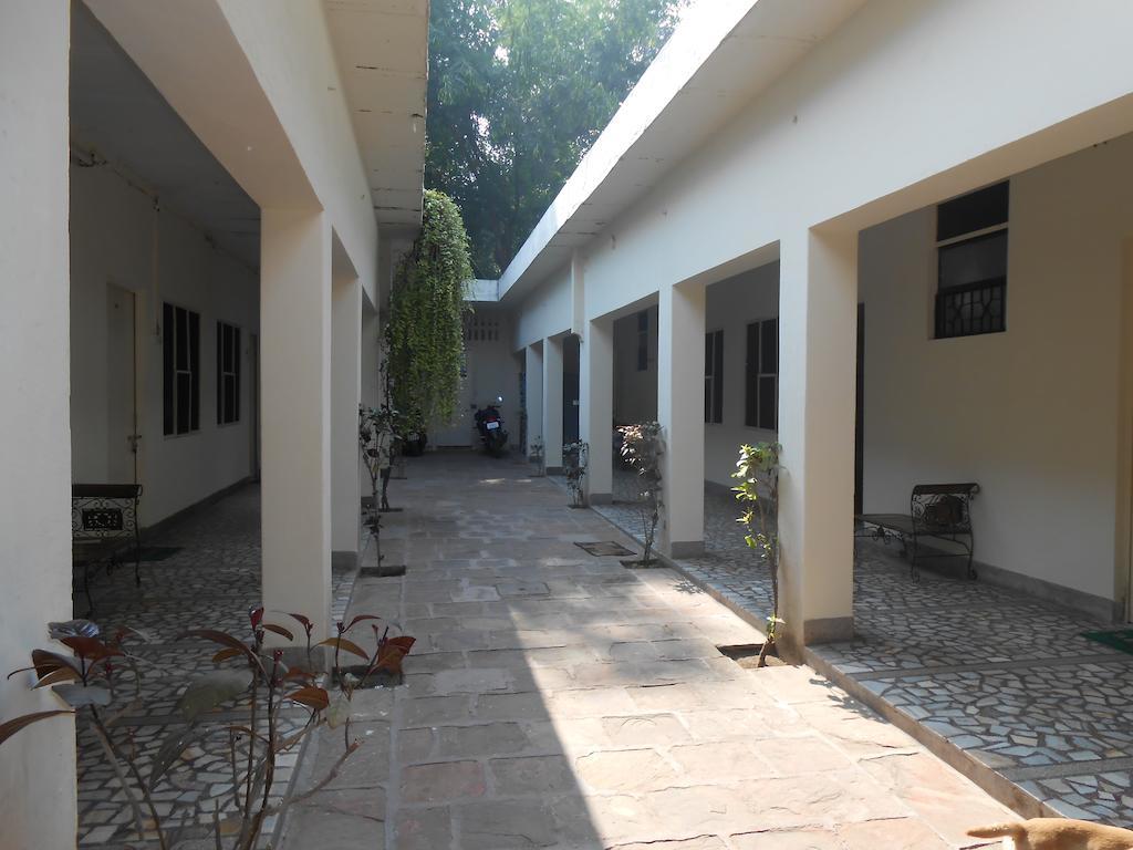 Hotel Sheela, 100M From Taj Mahal Agra  Exterior foto