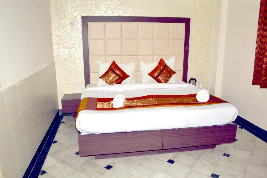 Hotel Sheela, 100M From Taj Mahal Agra  Exterior foto
