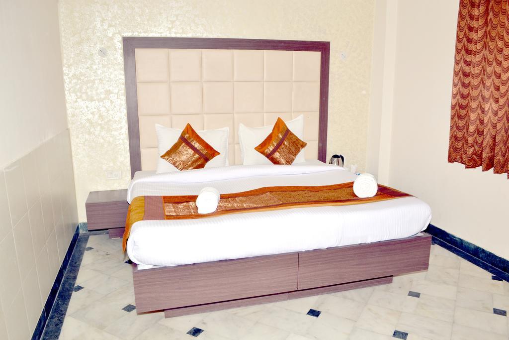 Hotel Sheela, 100M From Taj Mahal Agra  Exterior foto