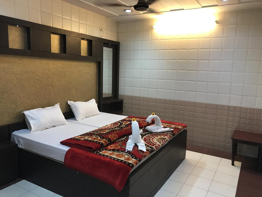 Hotel Sheela, 100M From Taj Mahal Agra  Exterior foto