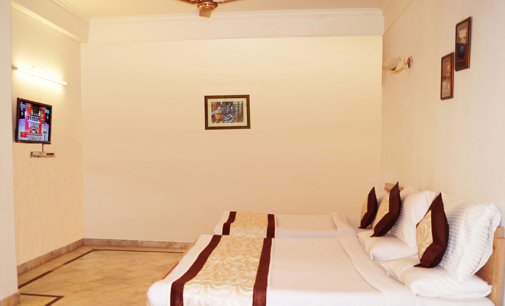 Hotel Sheela, 100M From Taj Mahal Agra  Exterior foto